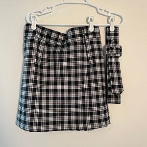 Black Plaid H&M Skirt With Matching Belt